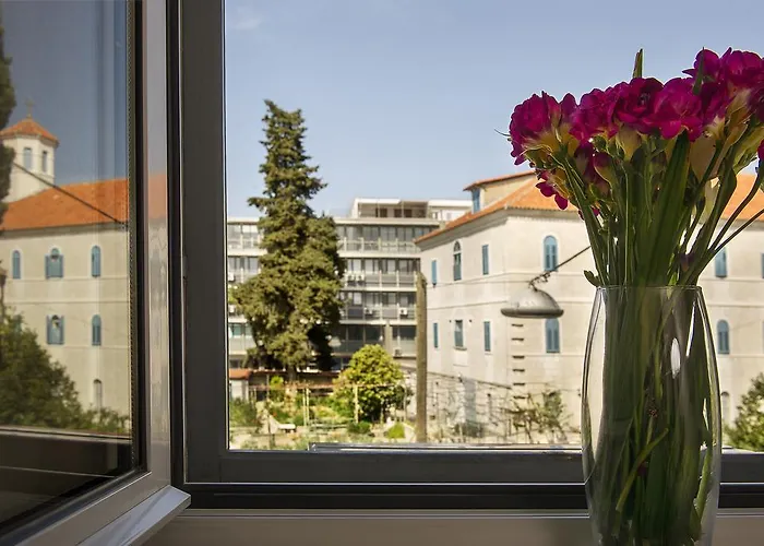 Pavelin Apartments
